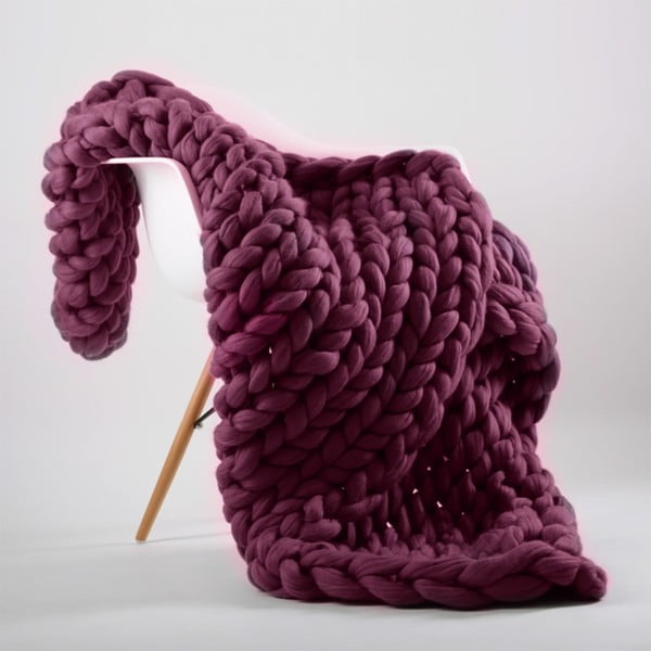 Pătură din lână merino tricotată  manual Concepttual Chunky, 125 x 130 cm, mov