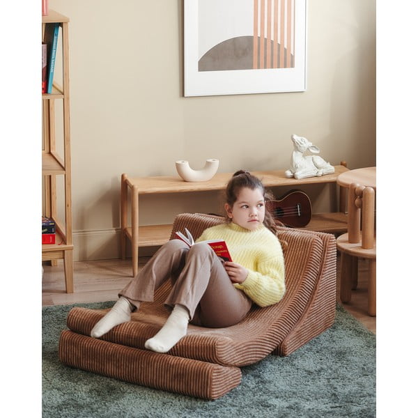 Fotoliu de copii maro cu tapițerie din catifea reiată Moon – Wigiwama-image-1