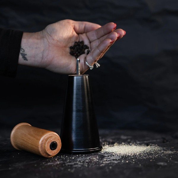 Recipient pentru sare și piper negru/în culoare naturală din ceramică Gurken – Sagaform-image-2