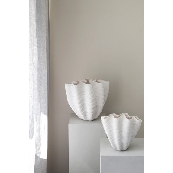 Vază albă din polirășină (înălțime 22 cm) Shell – Mette Ditmer Denmark-image-1