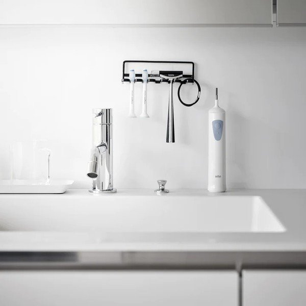 Suport pentru periuța de dinți negru autoadeziv din metal Film Hook – YAMAZAKI-image-1