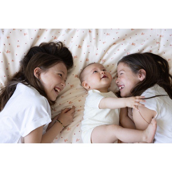 Lenjerie de pat pentru copii, galben-deschis/roz din bumbac organic pentru pătuț 100x140 cm Bows – Cam Cam Copenhagen-image-1