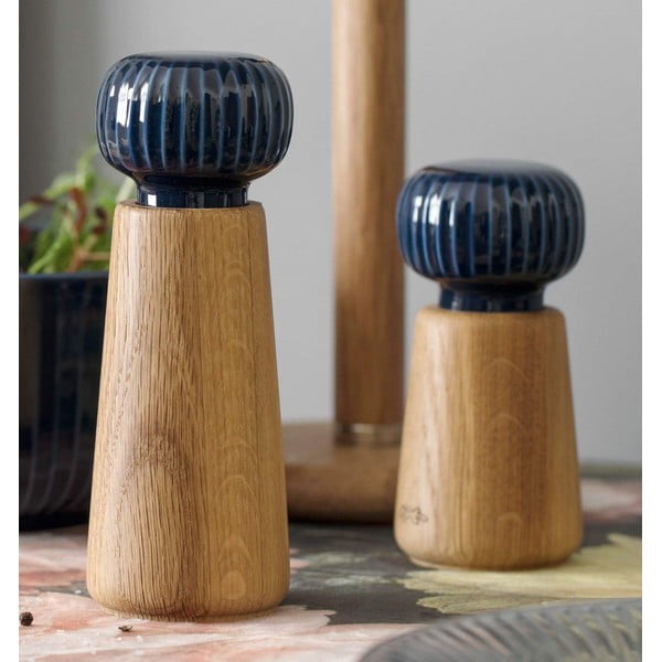 Râșniță pentru condimente din lemn de stejar cu detalii din porțelan albastru închis Kähler Design Hammershoi, înălțime 17,5 cm-image-1
