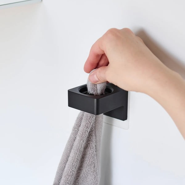 Agățătoare multifuncțională neagră din plastic Film Hook – YAMAZAKI-image-4