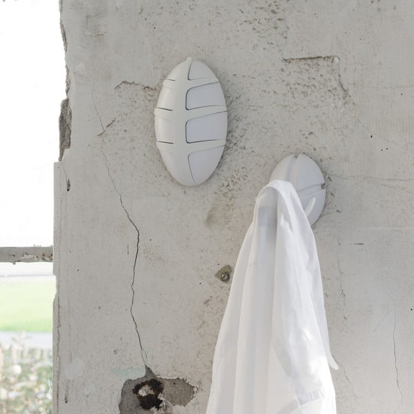 Cârlig alb de montat pe perete din plastic Bug – Spinder Design-image-3