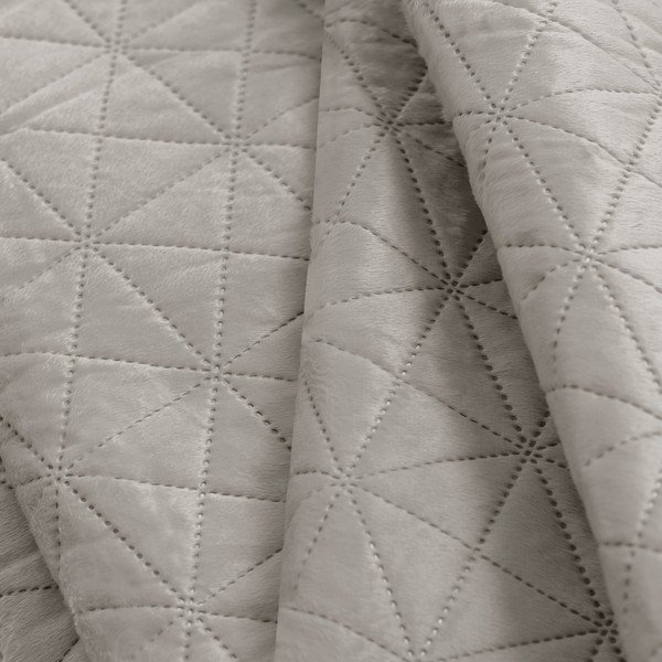 Cuvertură grej matlasată din catifea 240x260 cm Laila – Restilo-image-3