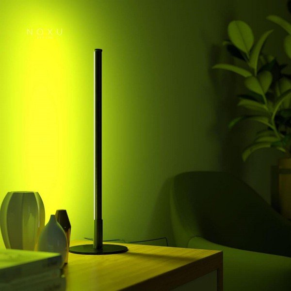 Veioză neagră LED cu control prin telecomandă din metal (înălțime 150 cm) Mini – Squid Lighting