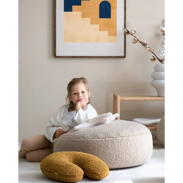Pernă decorativă pentru copii maro cu tapițerie din țesătură bouclé U – Wigiwama-image-2