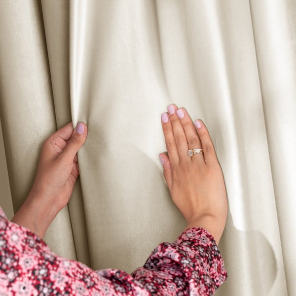 Draperie bej dimout (semi-opacă) din catifea 140x270 cm Eyelets – Restilo-image-1