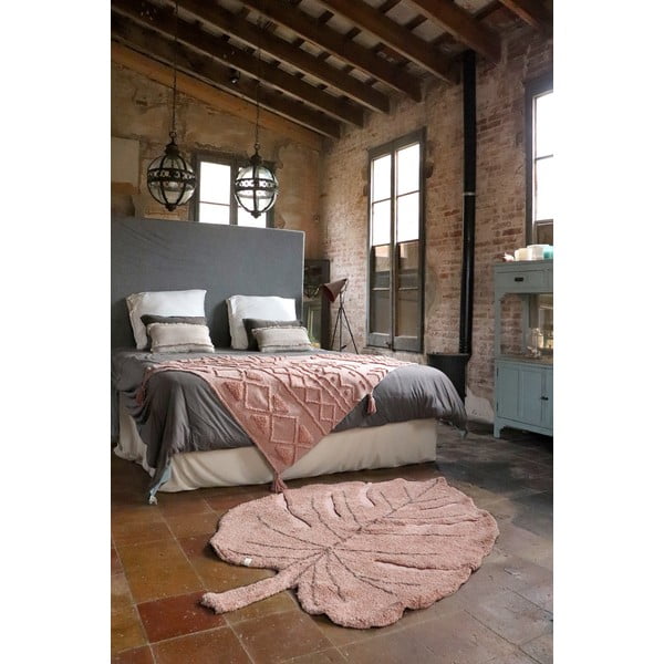 Covor pentru copii roz lavabil/țesut manual din bumbac 120x180 cm Monstera Vintage Nude – Lorena Canals-image-1