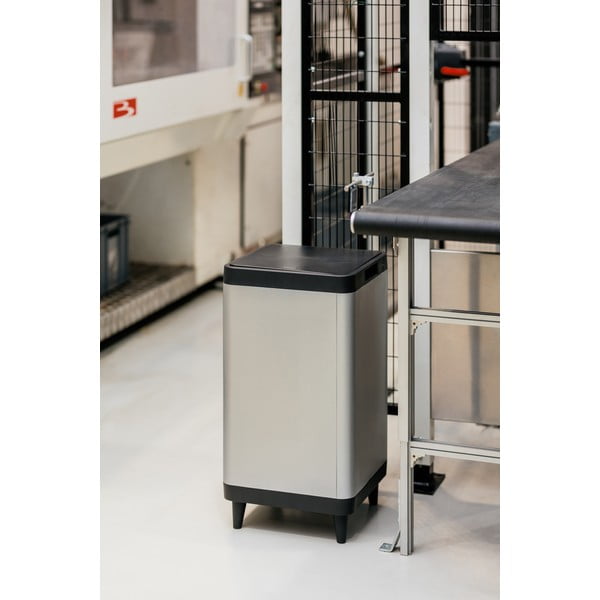 Coș de gunoi argintiu cu senzori de atingere din plastic 80 l Berlino – DEA HOME-image-1