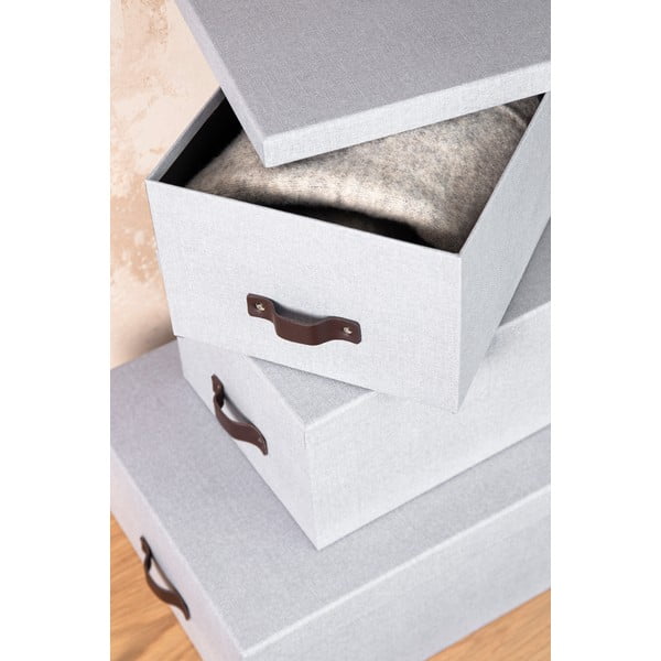 Cutii de depozitare gri-deschis 3 buc. din carton cu capac 31x47x15 cm Inge – Bigso Box of Sweden-image-1