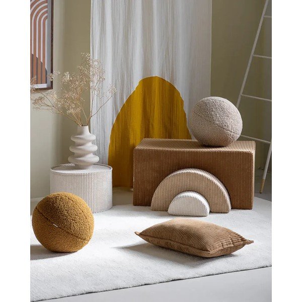 Pernă decorativă pentru copii maro cu tapițerie din catifea reiată Bolster – Wigiwama-image-1