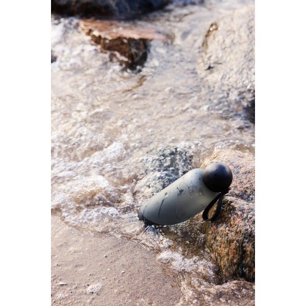 Sticlă neagră de călătorie din plastic reciclat 650 ml Tom – Sagaform-image-2