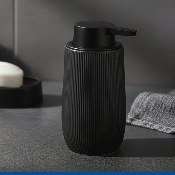 Dozator de săpun lichid negru din plastic 400 ml Fablo – Wenko-image-1