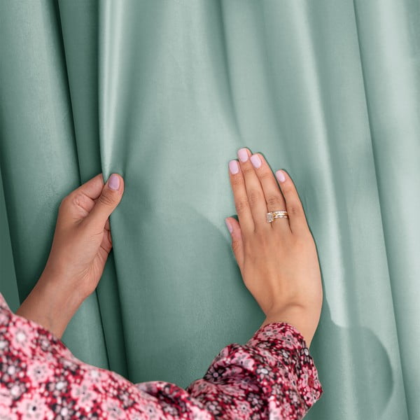 Draperie verde-deschis dimout (semi-opacă) din catifea 140x245 cm Pleat – Restilo-image-1