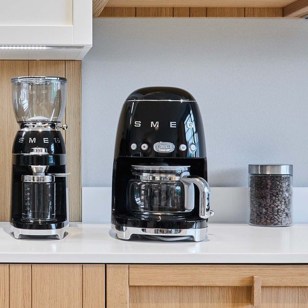 Aparat de cafea negru cu filtru 50's Retro Style - SMEG-image-1