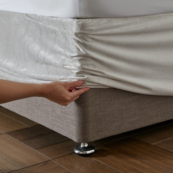 Husă pentru cadru de pat crem din catifea cu elastic 152x198 cm Kingsley – Catherine Lansfield-image-1