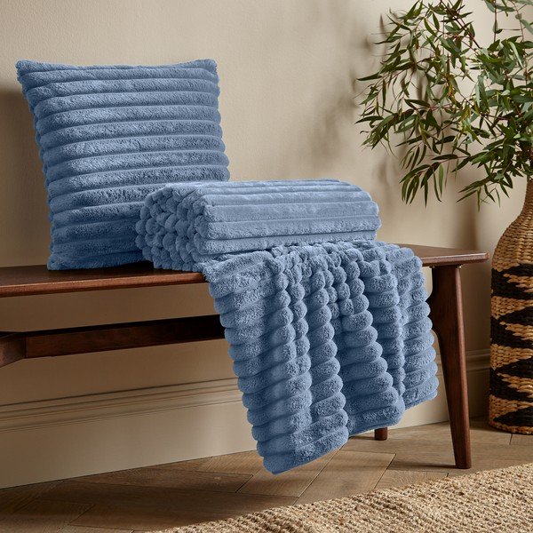 Pătură albastră din micropluș/cocolino 130x170 cm Cosy Ribbed – Catherine Lansfield-image-3