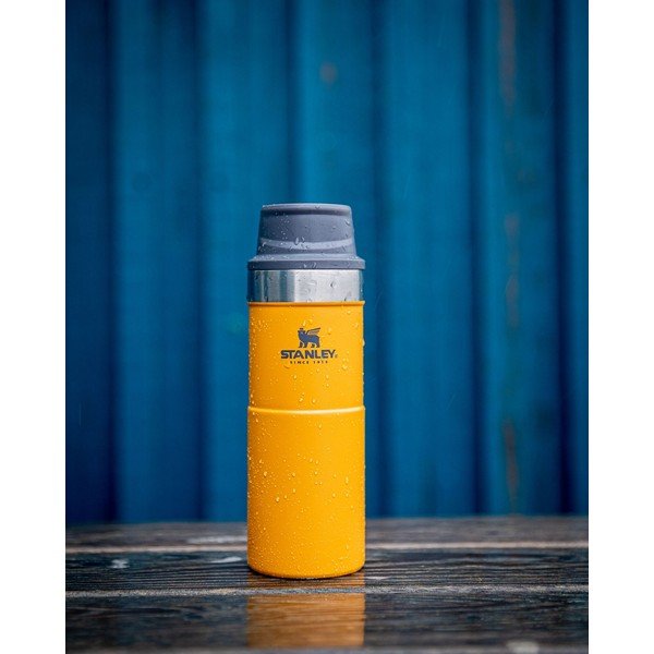 Cană termos galbenă 350 ml – Stanley-image-1