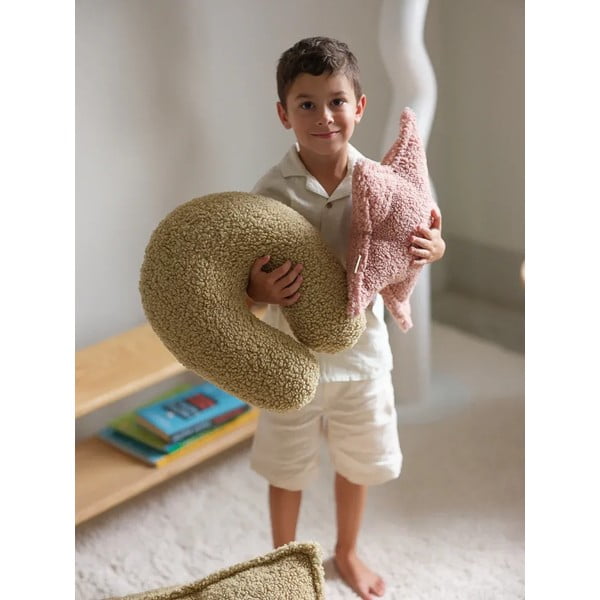 Pernă decorativă pentru copii verde cu tapițerie din țesătură bouclé U – Wigiwama-image-1