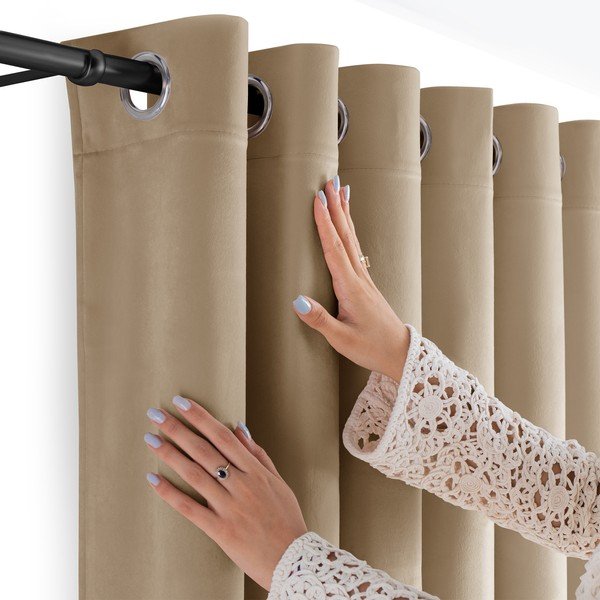 Draperie bej dimout (semi-opacă) din catifea 400x225 cm Velto – Filumi-image-3