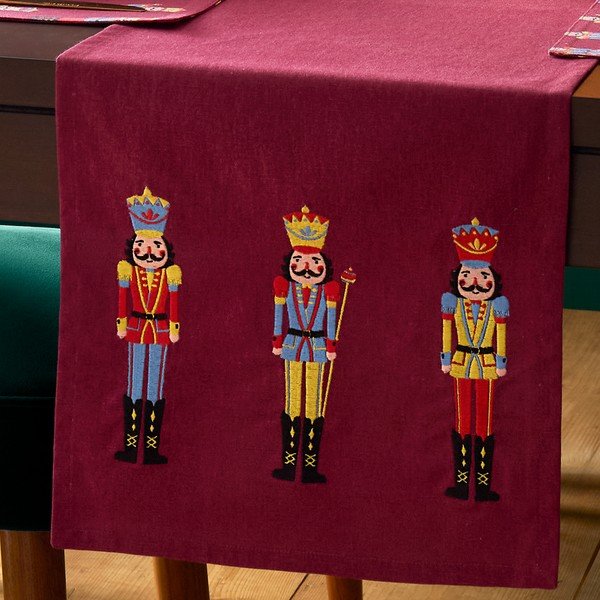 Napron de masă din bumbac 220x32 cm  cu model de Crăciun Christmas Nutcracker – Catherine Lansfield-image-2