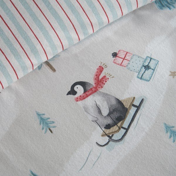 Lenjerie de pat în culoare naturală din flanelă pentru pat de o persoană 135x200 cm Brushed Christmas Penguins – Catherine Lansfield-image-2
