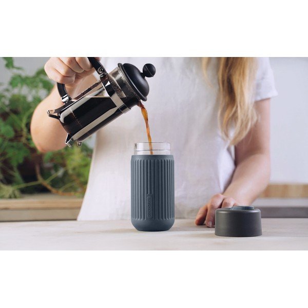 Cană de voiaj gri închis din sticlă 340 ml – Black + Blum-image-4