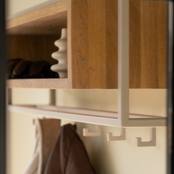 Cuier de perete în culoare naturală/taupe cu raft din lemn de stejar 78 cm School – Spinder Design-image-2