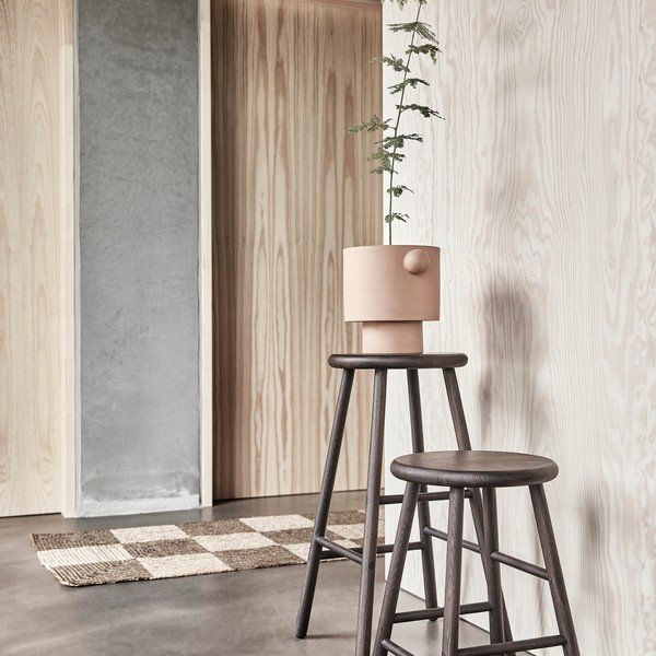 Scaun de bar în culoare naturală închisă din lemn de frasin (înălțime șezut 65 cm) Moto – OYOY Living Design-image-1