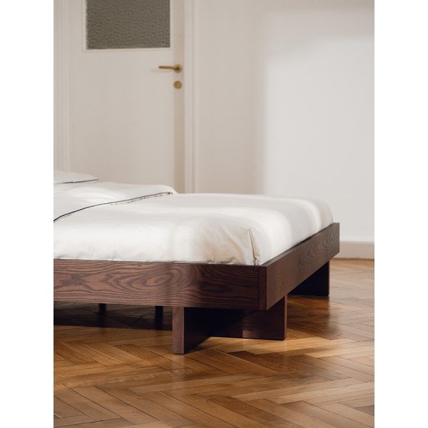 Pat matrimonial maro din MDF cu aspect de lemn de frasin fără tăblie cu somieră 160x200 cm Kito – noo.ma-image-2