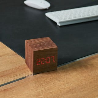 Ceas deșteptător din lemn de nuc Gingko Cube Plus