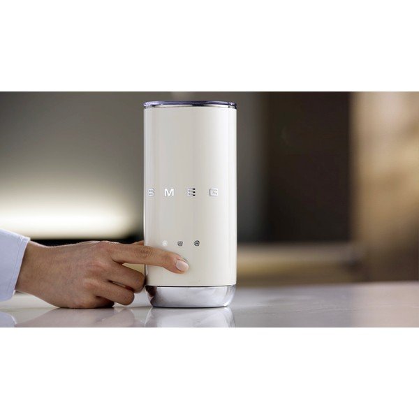 Aparat electric pentru spumă de lapte crem din plastic 120 ml – SMEG-image-3