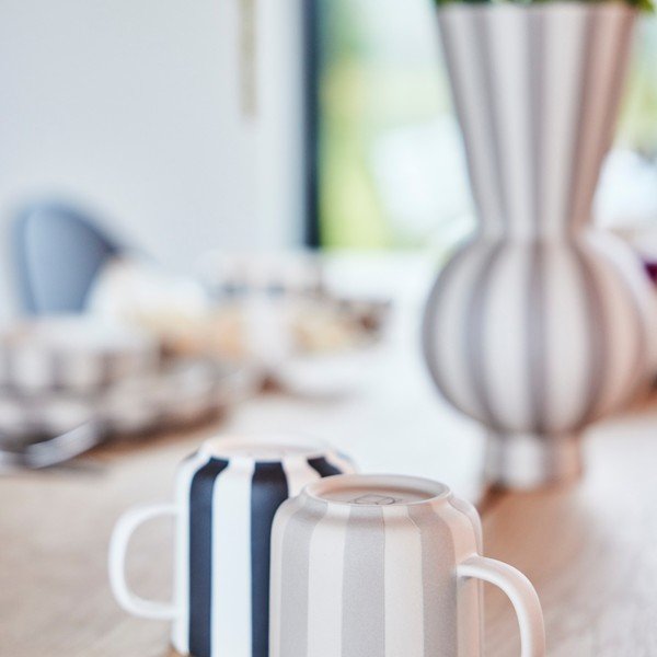 Vază bej din gresie lucrată manual (înălțime 28 cm) Toppu – OYOY Living Design-image-3