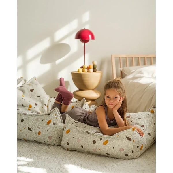 Fotoliu puf pentru copii alb cu tapițerie din țesătură bouclé/cu tapițerie din chenille Terrazzo Square – Wigiwama-image-2