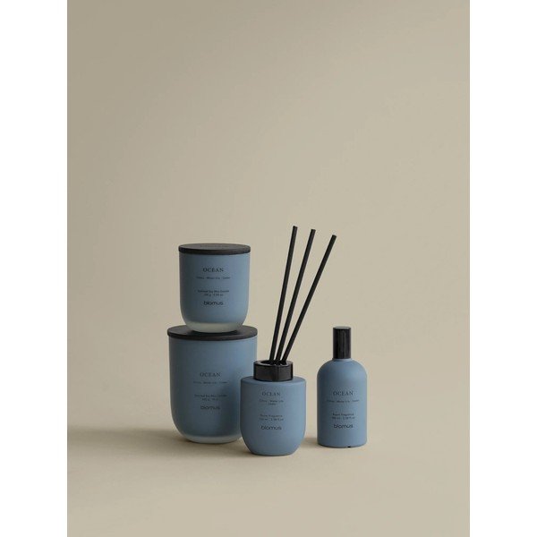 Lumânare parfumată din ceară de soia timp de ardere 35 h Tuoksu Ocean – Blomus-image-1