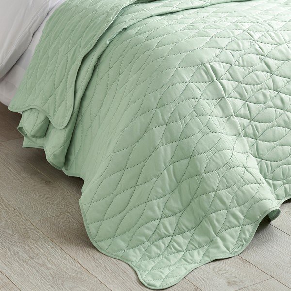 Cuvertură verde matlasată 240x260 cm Scallop Waves – Catherine Lansfield-image-1