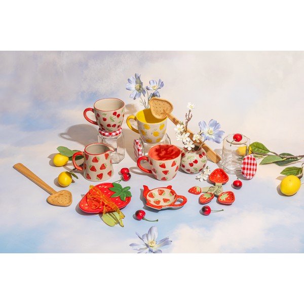 Cană bej din ceramică 250 ml Cherries – Sass & Belle-image-4