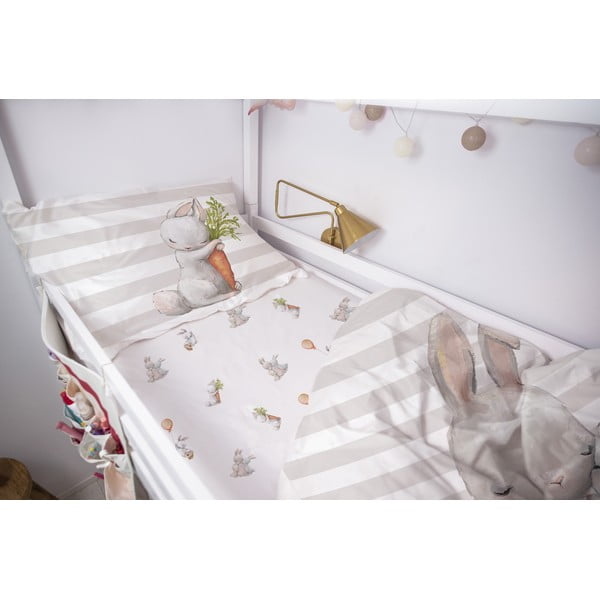 Cearceaf pentru copii alb din bumbac satinat pentru pătuț cu elastic 60x120 cm Hugging Bunnies – Butter Kings-image-1