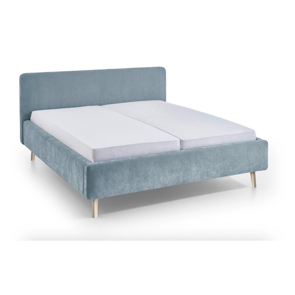 Pat matrimonial albastru deschis tapitat cu somiera 160x200 cm Mattis – Meise Möbel