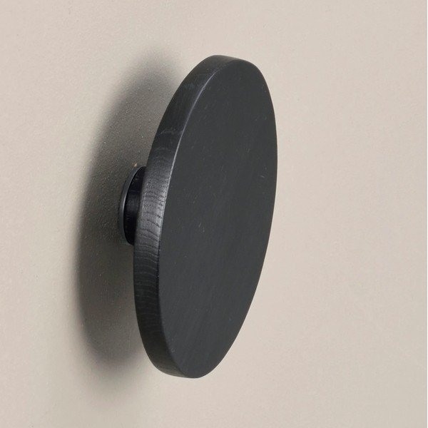 Cârlig negru de montat pe perete din lemn de stejar Milford – Rowico-image-2