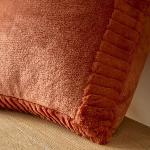 Pernă decorativă din micropluș/cocolino 55x55 cm Velvet and Faux Fur – Catherine Lansfield-image-2