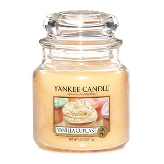 Lumânare parfumată Yankee Candle Vanilla Cupcake, timp de ardere 65 h