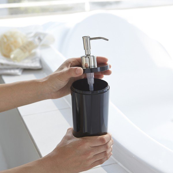 Dozator de săpun lichid negru din plastic 500 ml Round – YAMAZAKI-image-3