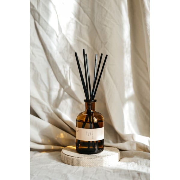 Difuzor de parfum #57 Chamomile, Linden, Birch – Perfumed Prague-image-1