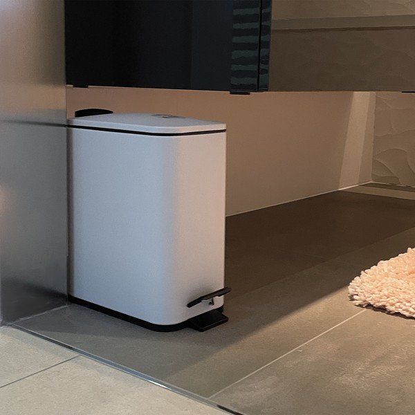 Coș de gunoi alb mat cu pedală din oțel 5 l   Erik – Spirella-image-1