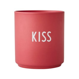 Cană din porțelan Design Letters Kiss, 300 ml, roșu