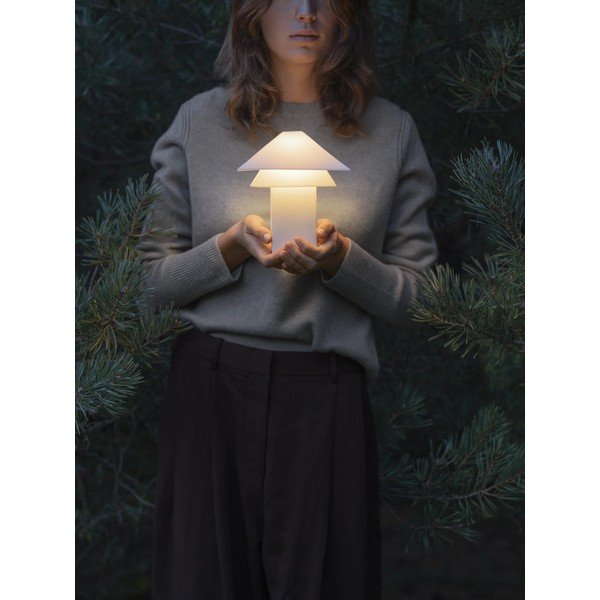 Veioză albă LED cu intensitate reglabilă cu abajur din metal (înălțime 33,5 cm) Sanaka – Blomus-image-1