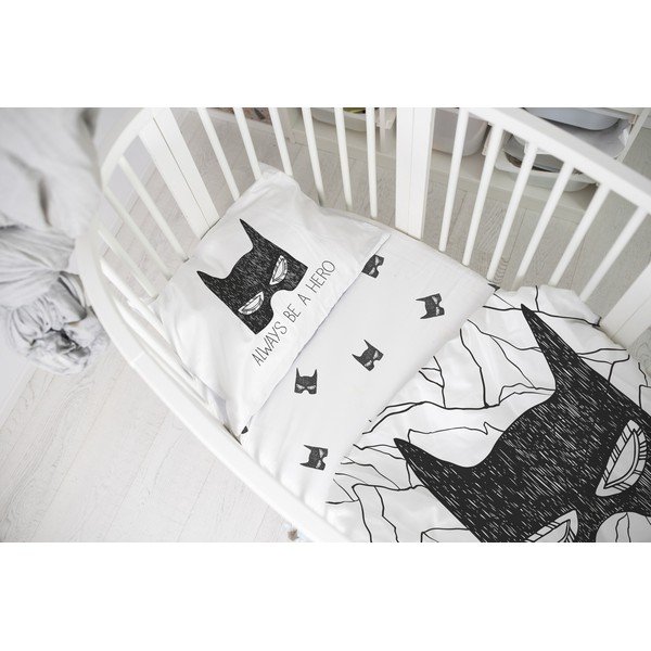 Cearceaf pentru copii alb-negru din bumbac satinat pentru pătuț cu elastic 60x120 cm Be a Hero – Butter Kings-image-1